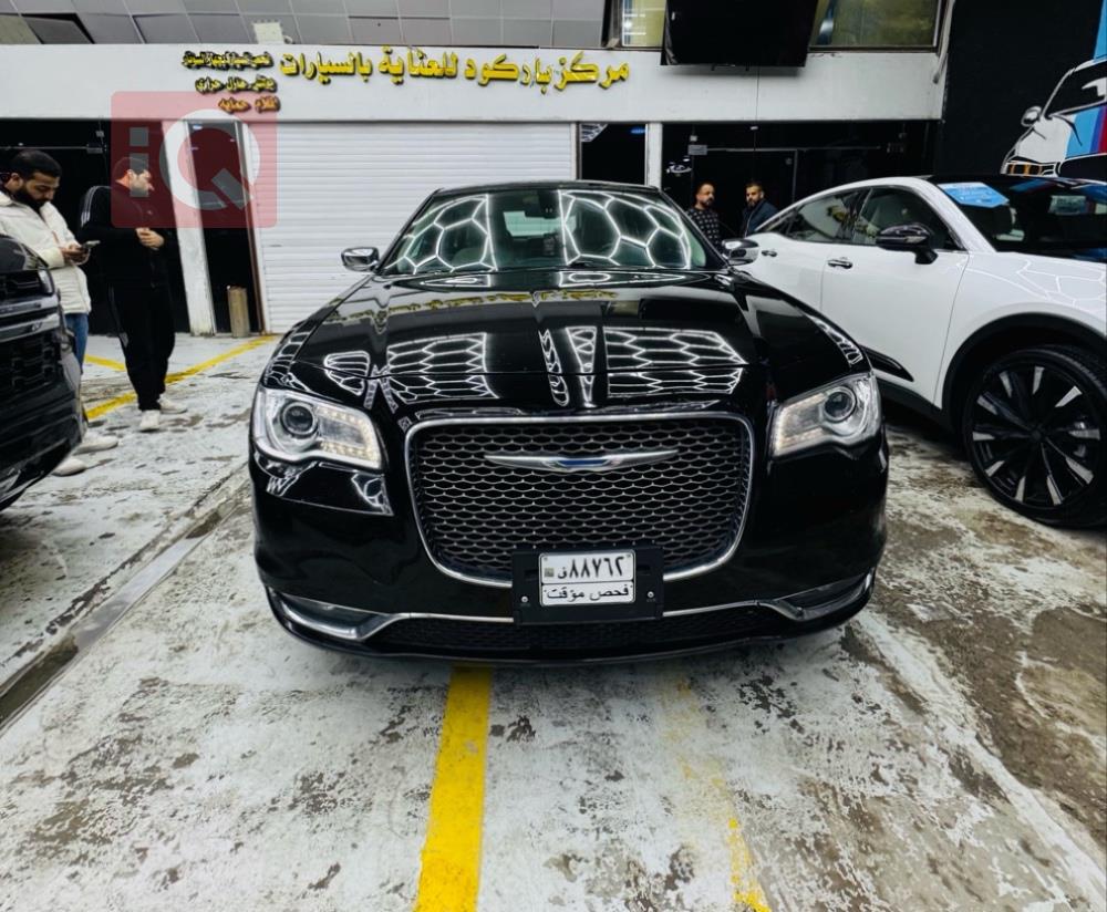 کرایسلەر 300